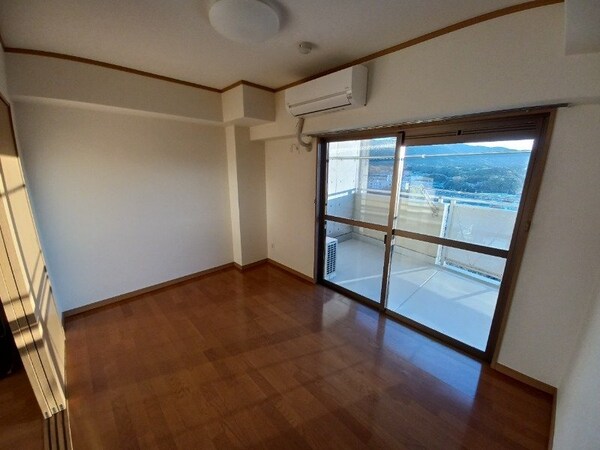 居室・リビング(同物件別部屋のお写真です。)