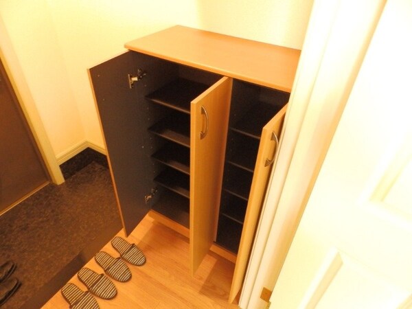 その他設備(同建物の別部屋反転写真です)