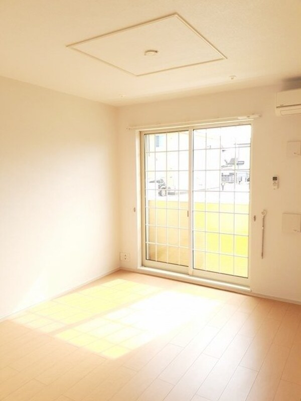 居室・リビング(同タイプの部屋写真です。)
