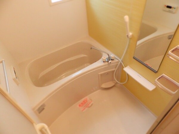 バス／シャワールーム等(同タイプの部屋写真です。)