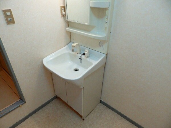 洗面所(同物件別部屋のお写真です。)