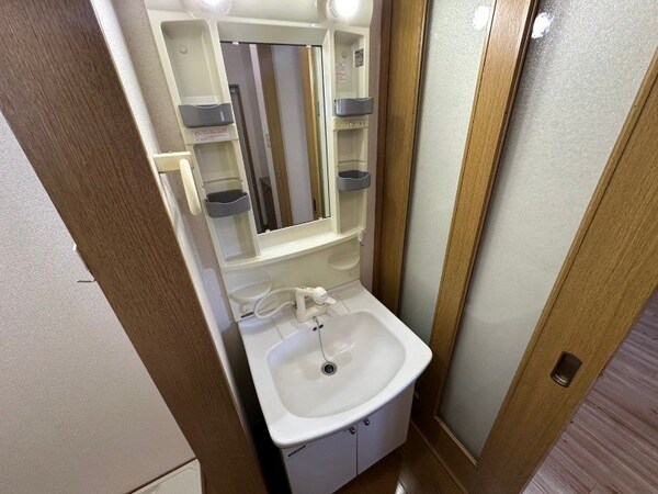 洗面所(同物件別部屋写真)