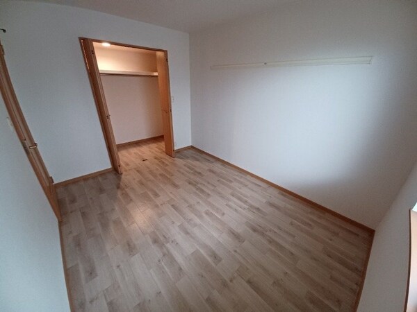 収納(同物件別部屋のお写真です。)