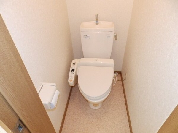 トイレ(同物件別部屋写真)