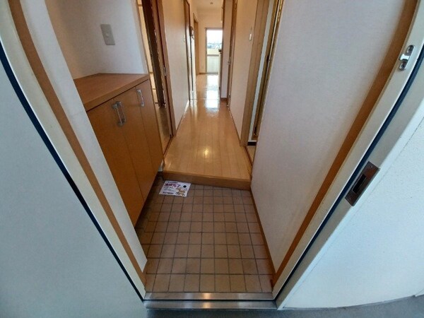 玄関(別部屋参考写真)