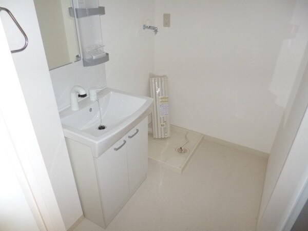 洗面所(同物件別部屋の写真)