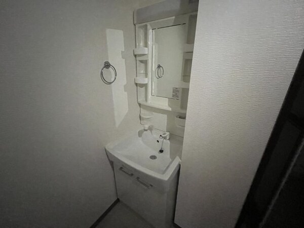 洗面所(同物件別部屋参考写真です。)
