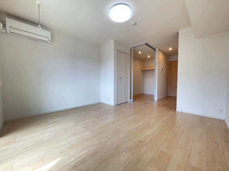 物件内観写真5　(同タイプの部屋写真です)