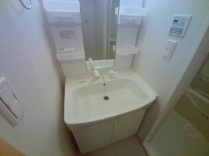 物件内観写真8　(同型タイプのお写真です。)