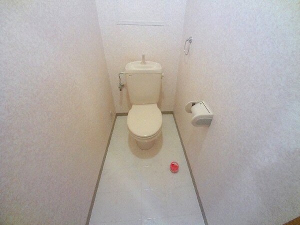 トイレ(同型参考写真)