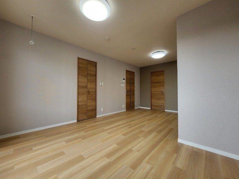 物件内観写真4　(同型別室のお写真です)