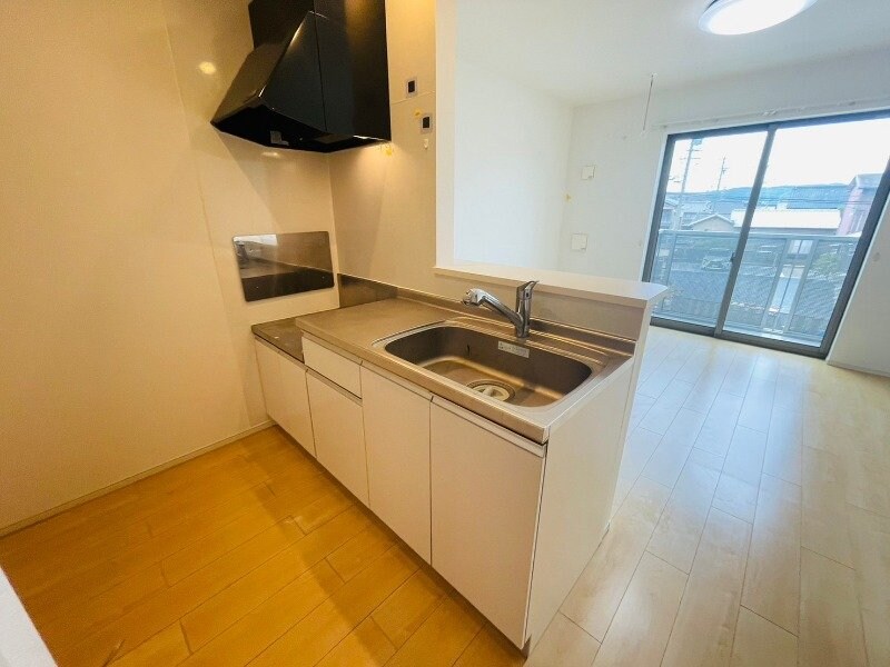 物件内観写真5　(別部屋同型反転タイプ写真です。)