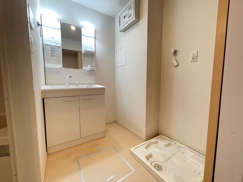 物件内観写真10　(別部屋同型反転タイプ写真です。)