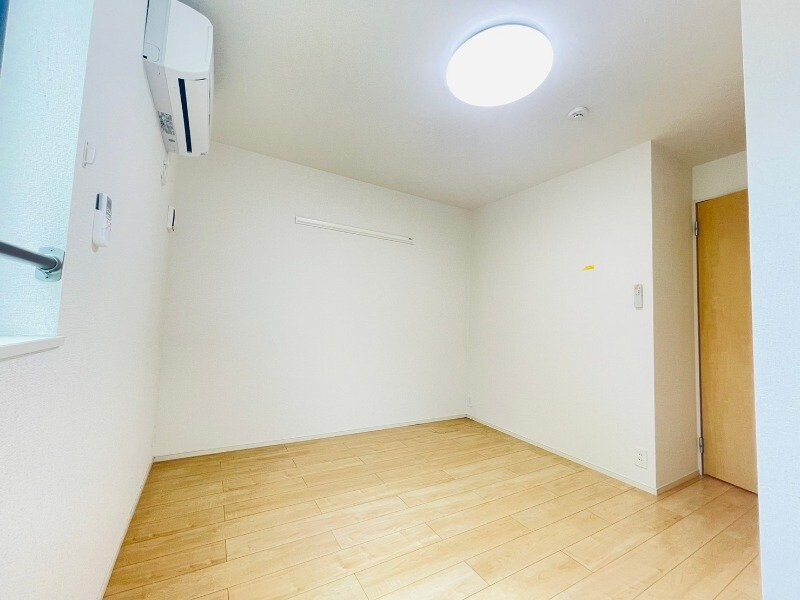 物件内観写真11　(別部屋同型反転タイプ写真です。)