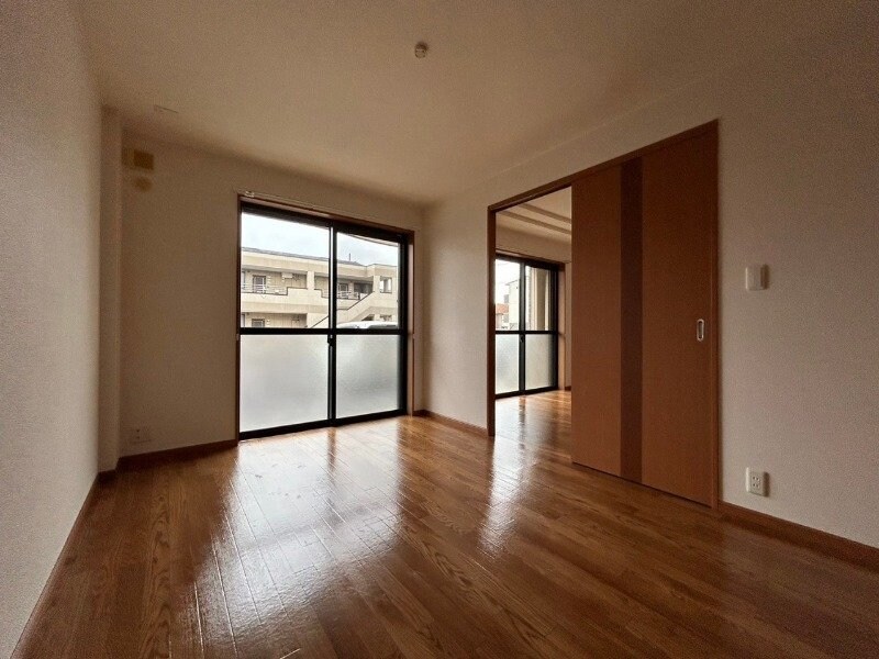 物件内観写真12　(同物件別室画像)