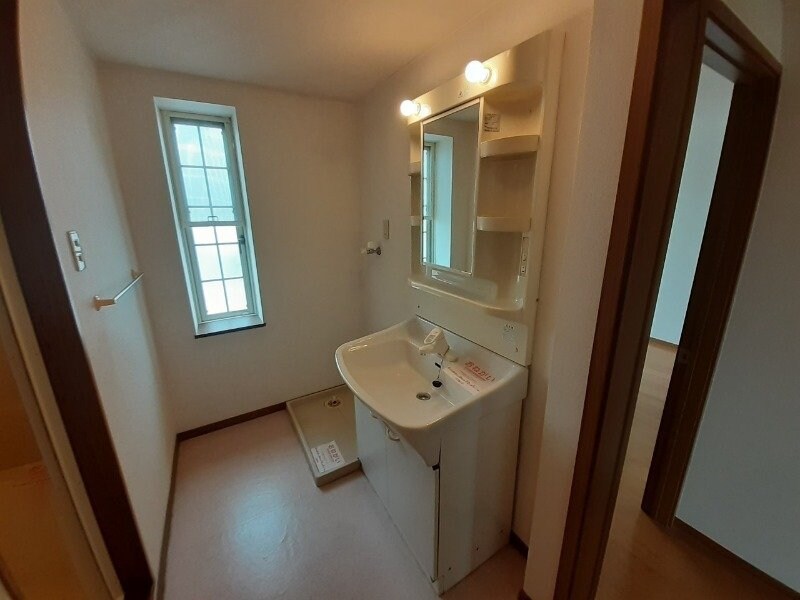 物件内観写真9　(同物件別室反転タイプ画像)