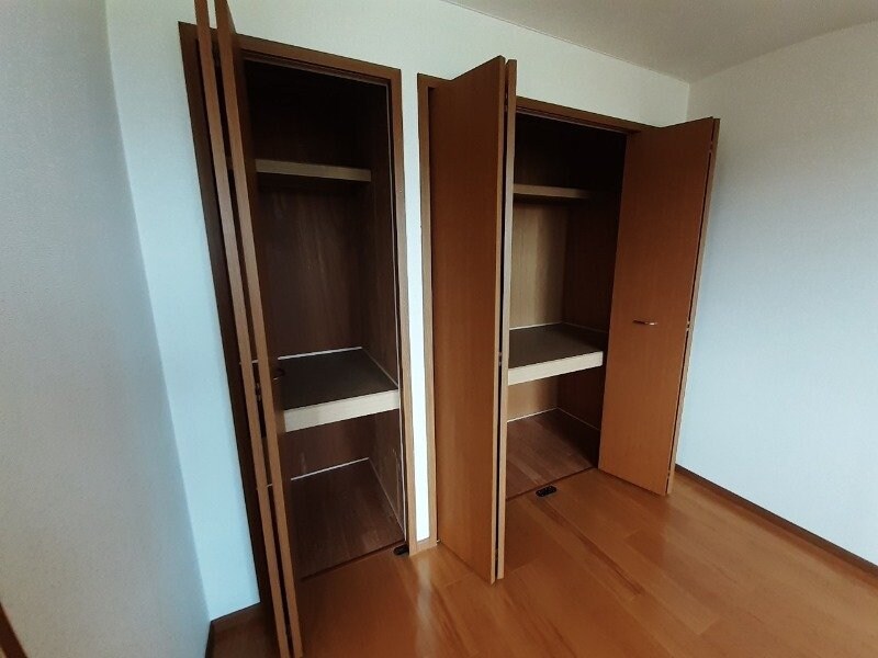 物件内観写真12　(同物件別室反転タイプ画像)