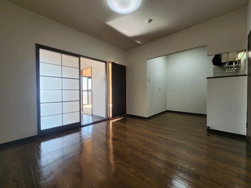 物件内観写真6　(同物件別室画像)