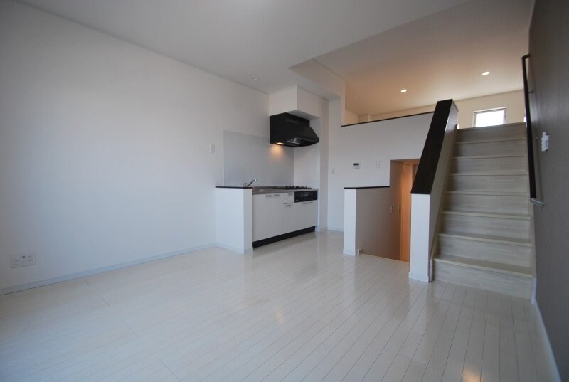 物件内観写真4　(居室・リビング)