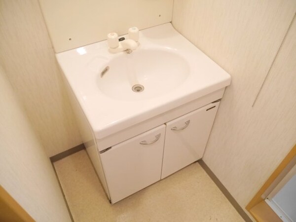洗面所(同型参考写真)