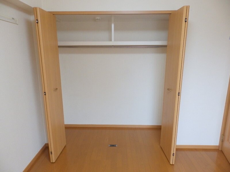 物件内観写真13　(同物件別室反転タイプ)