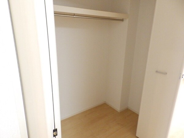収納(反転タイプの部屋写真です)