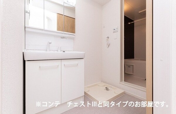 洗面所(同型参考写真)