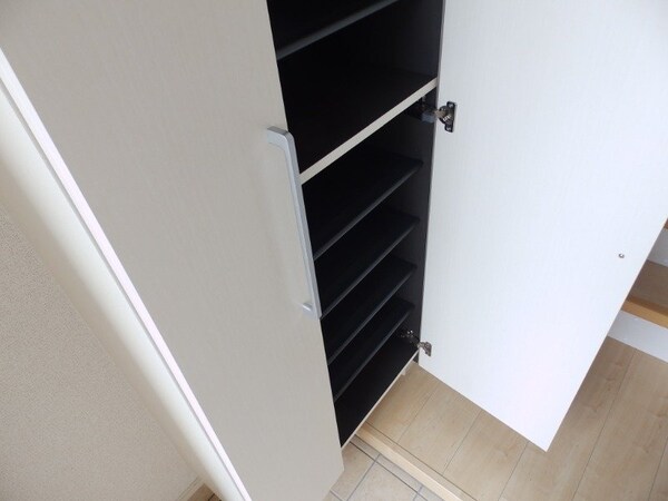 玄関(同タイプ部屋写真です。)