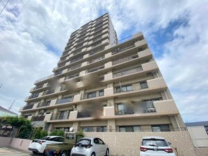 丸美ロイヤル中川原　９０２号室外観写真