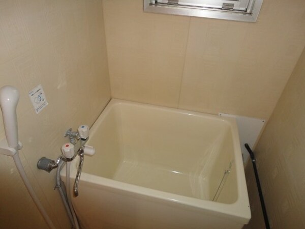 バス／シャワールーム等(同型参考写真)