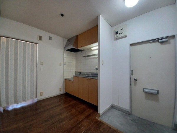 キッチン(同型反転参考写真)