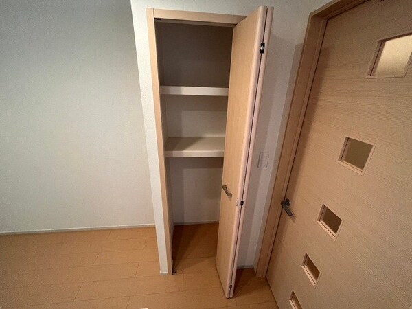 収納(同物件別室の画像です)