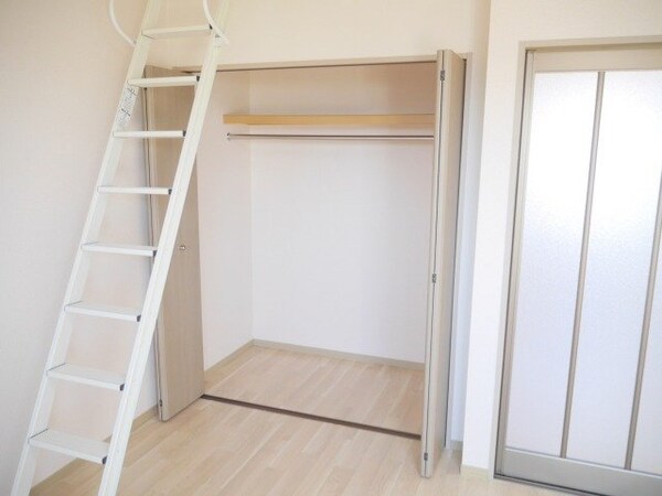 収納(別部屋反転タイプ写真)