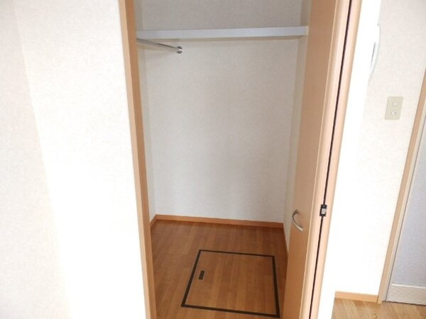 収納(収納別部屋写真となります。)