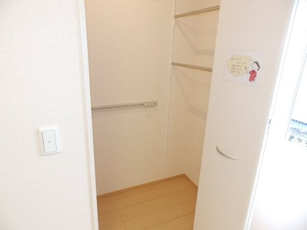 収納(同物件別室の写真です。)