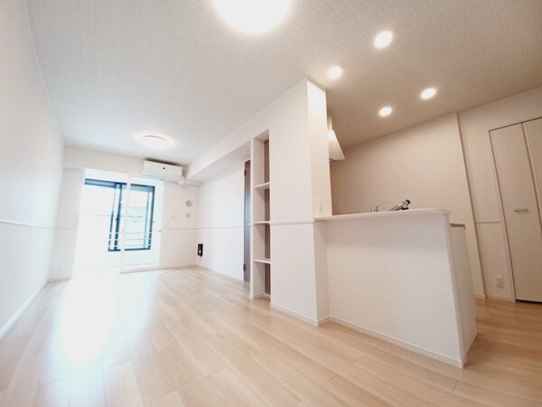 居室・リビング(同型参考写真)