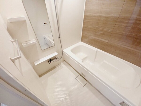 バス／シャワールーム等(同型参考写真)