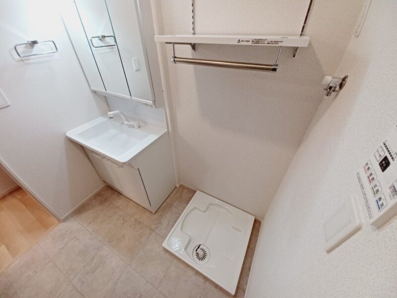 物件内観写真19　(同型参考写真)