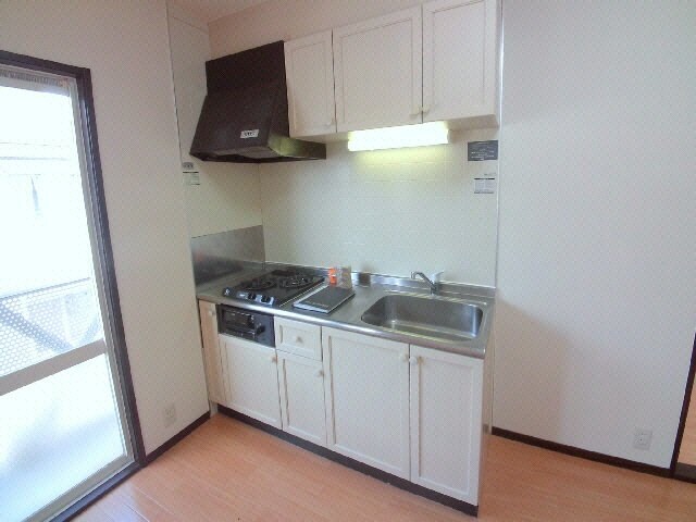 物件内観写真7　(キッチン同タイプ別部屋)