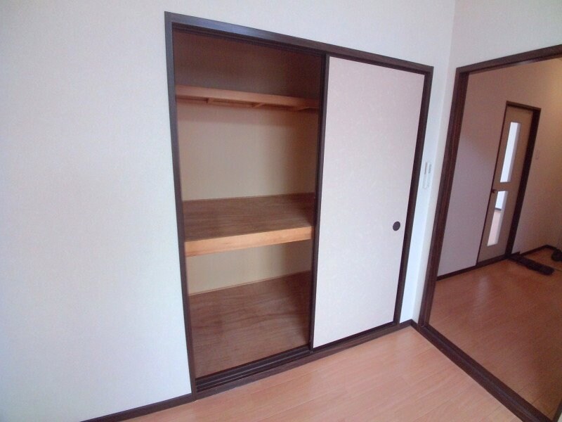 物件内観写真12　(収納同タイプ別部屋)
