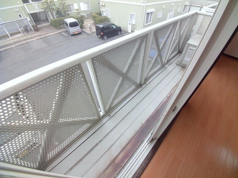 物件内観写真13　(バルコニー同タイプ別部屋)