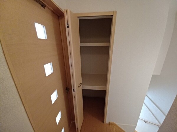 収納(同型参考写真)