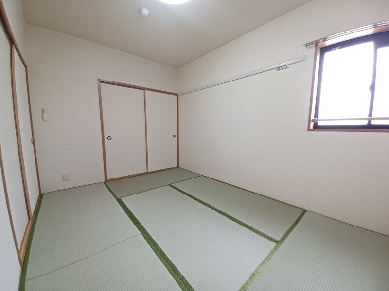 物件内観写真16　(同物件別室反転写真)