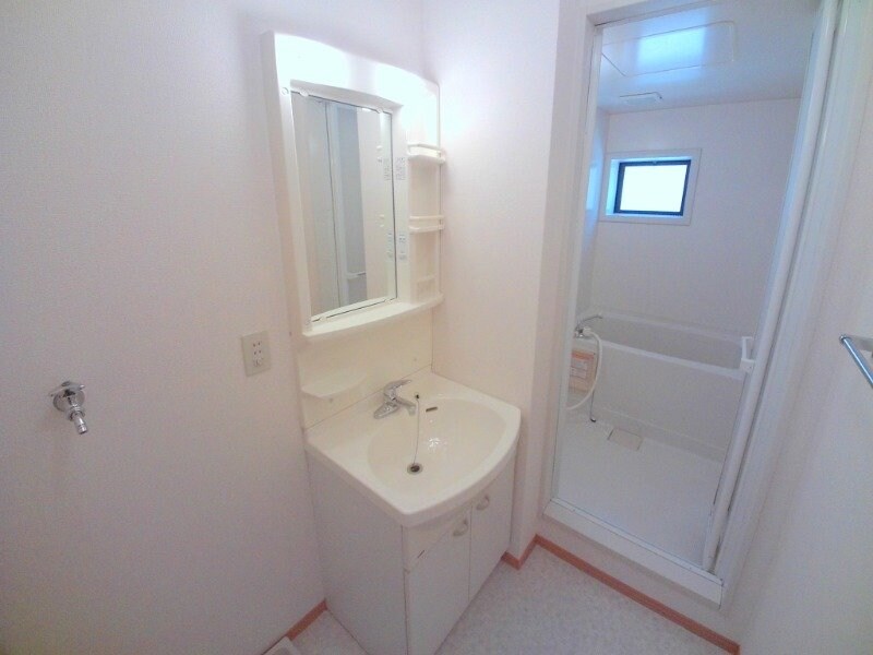 物件内観写真10　(別部屋反転参考写真)