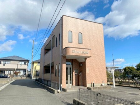 リバーフロント外観写真