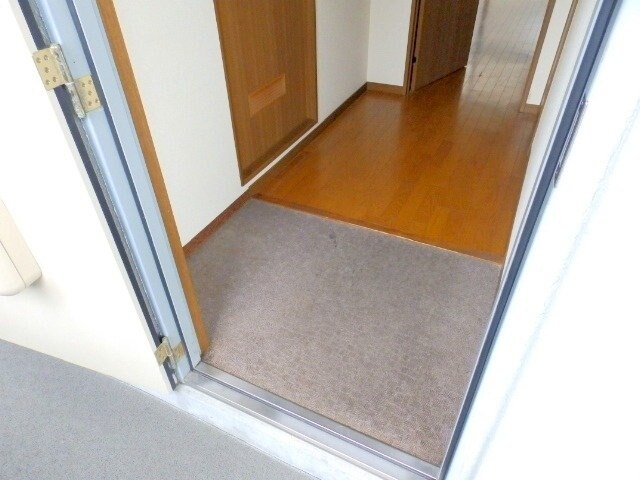 物件内観写真14　(玄関)