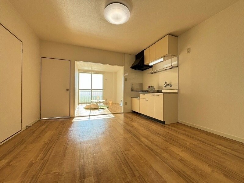 物件内観写真5　(同物件別室の画像です)