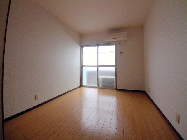 物件内観写真5　(同タイプの部屋写真です)