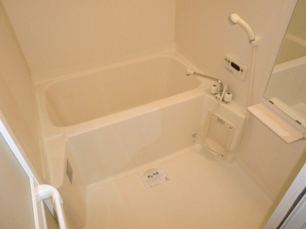 バス／シャワールーム等(同物件別部屋写真)
