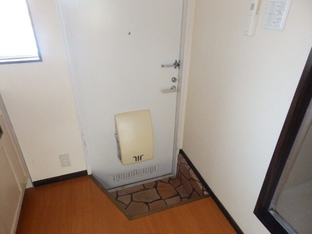 物件内観写真6　(同型別室のお写真です)